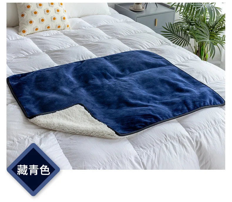 Couverture Imperméable Premium "Anti-Bouloche" – Doublure Sherpa & Résistante