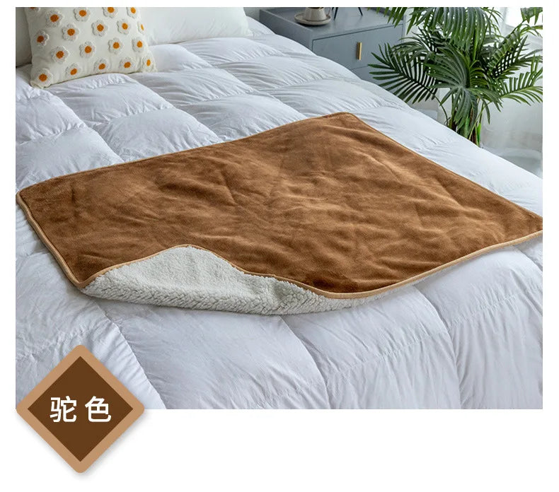 Couverture Imperméable Premium "Anti-Bouloche" – Doublure Sherpa & Résistante