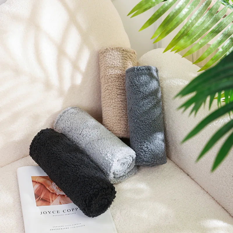 Couverture Thermique Épaisse & Imperméable – Polaire & Mouton (Lavable Machine)