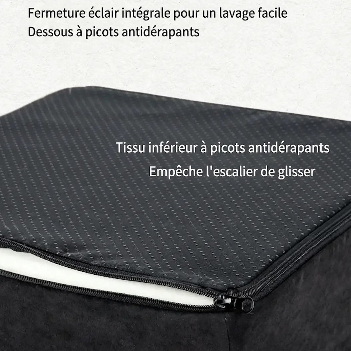 Dessous à picots antidérapants pour empêcher l'escalier de glisser et conception zippée avec fermeture éclair intégrale pour un lavage facile de la housse.